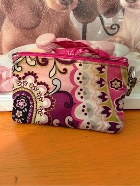 Vera Bradley Retired Very Berry Paisley Zip ID case